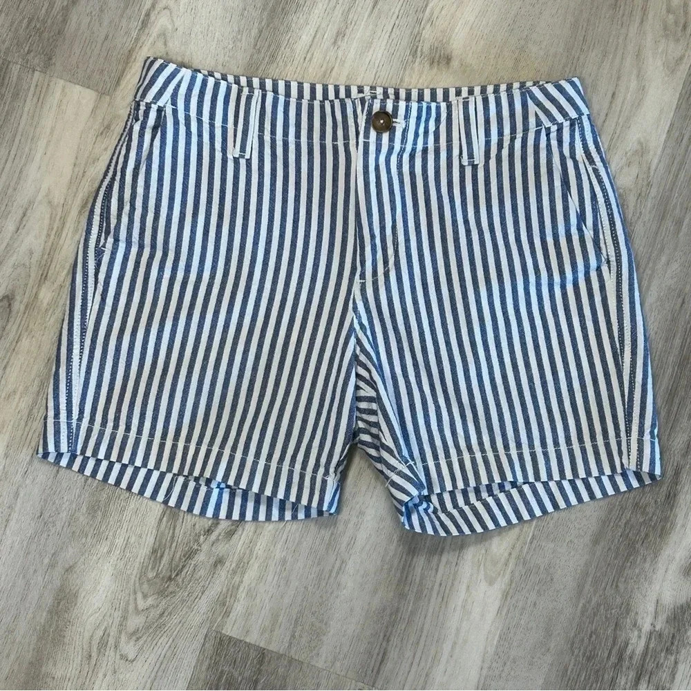 GAP Women’s 5” 4 Pocket Cotton City Short | Blue & White Striped Chino Short | 0